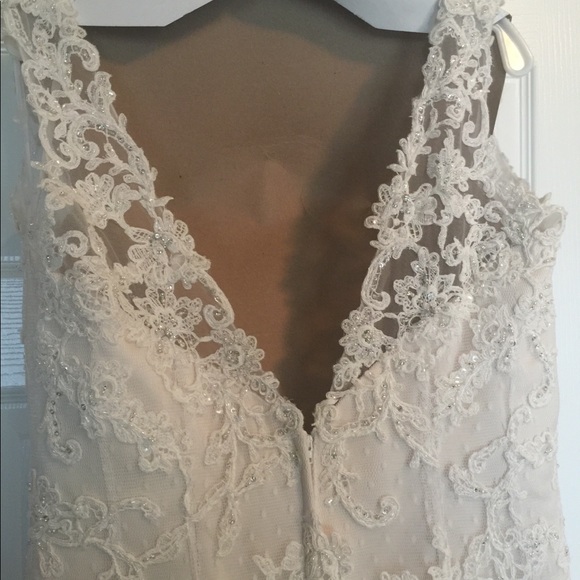Wedding Dress - Picture 6 of 8